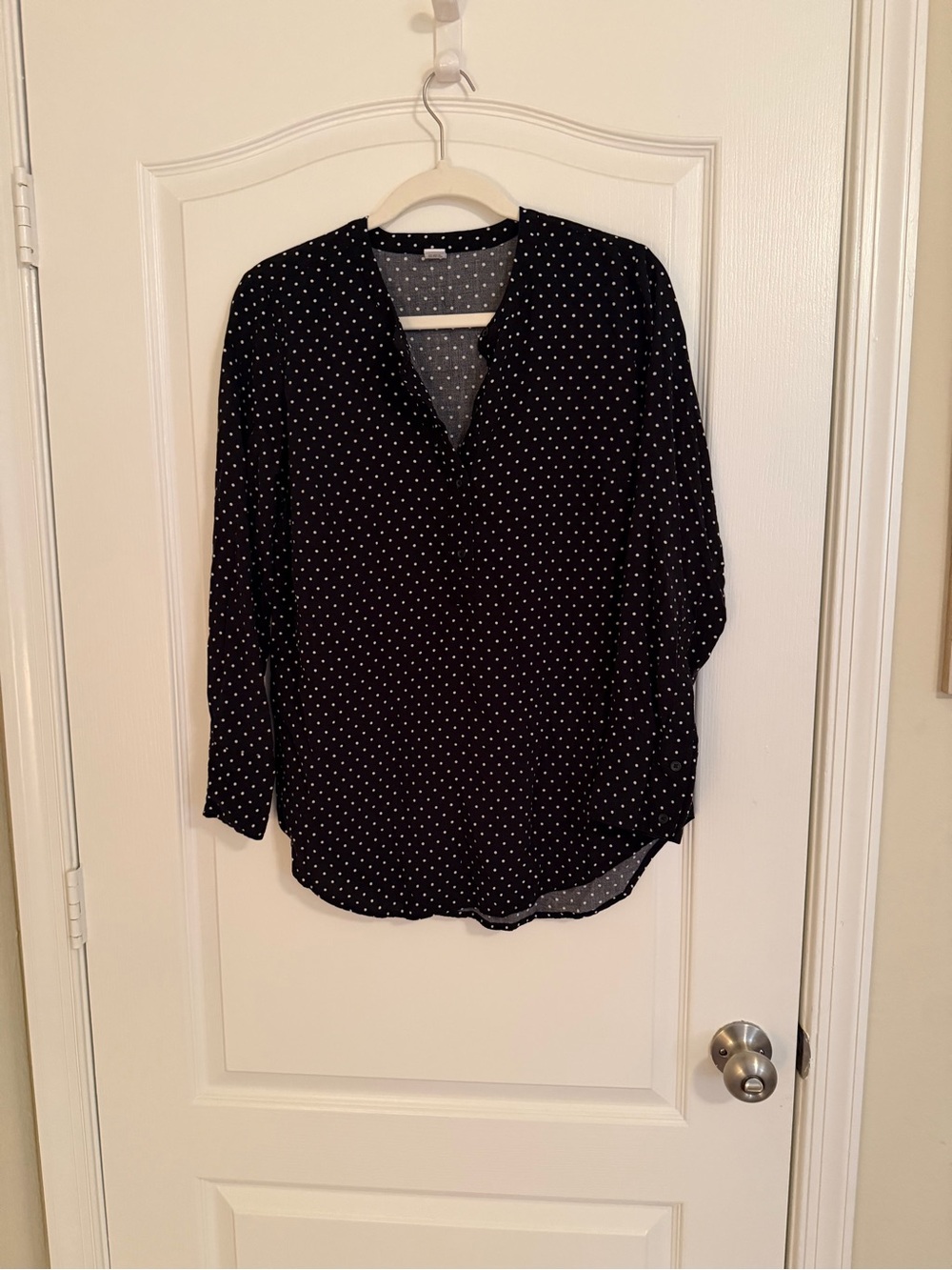 Old Navy Black and White Polka Dot V-Neck Blouse